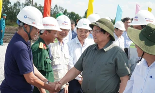 Thủ tướng chỉ đạo thí điểm dùng cát biển thi công cao tốc