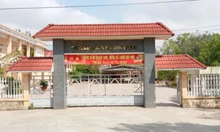 Vụ kỷ luật giáo viên sai quy định: Hiệu trưởng chuyển trường, giáo viên ở lại