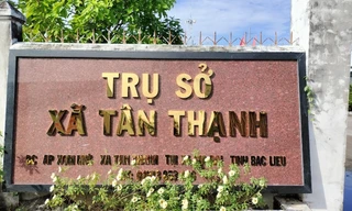 Đình chỉ sinh hoạt Đảng cán bộ lấy 5 'sổ đỏ' của dân đi thế chấp