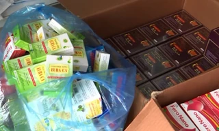 Nhóm đối tượng dương tính ma túy lừa tặng quà để bán thực phẩm chức năng với giá 'cắt cổ'