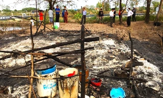 Thắp đèn cầy lúc cúp điện khiến nhà cháy rụi