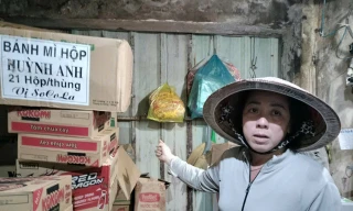 Nâng cấp chợ, tiểu thương tố bị chặn lối thoát hiểm