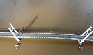 Cận cảnh cầu treo bị xe tải nặng 31 tấn làm biến dạng ở Cà Mau