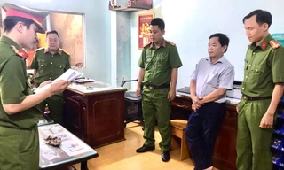 Hai cán bộ sở ở Cà Mau bị bắt tạm giam