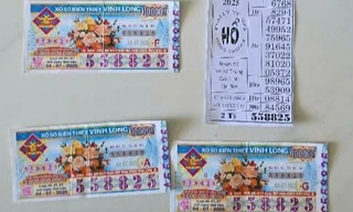 Trúng 5 tờ vé số độc đắc ở Tây Ninh, đổi thưởng tận Cà Mau 