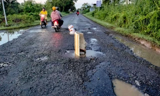 Tuyến quốc lộ 63 qua Cà Mau 'đau khổ' suốt nhiều năm vì đói vốn