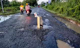 Tuyến quốc lộ 63 qua Cà Mau 'đau khổ' suốt nhiều năm vì đói vốn