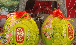 Dưa hấu Tết tạo hình độc đáo bán 750.000 đồng/cặp 