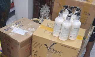 Tạm giữ hàng chục tấn hóa chất và mỹ phẩm không rõ nguồn gốc 