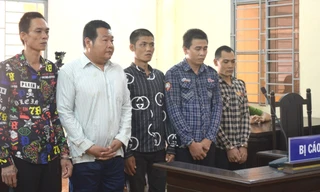 Nhóm người hành hạ ngư dân bằng kìm trên biển lĩnh hơn 26 năm tù