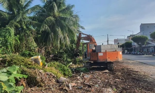 Tháo dỡ nốt ngôi nhà án ngữ đường vào trung tâm Bạc Liêu gần 20 năm