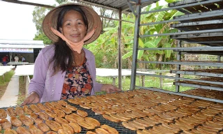 Làng nghề chuối khô trăm tuổi ở Cà Mau tất bật những ngày giáp Tết