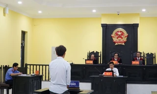 Lĩnh 2 năm tù vì chiếm đoạt vé số trúng thưởng của cụ bà 83 tuổi