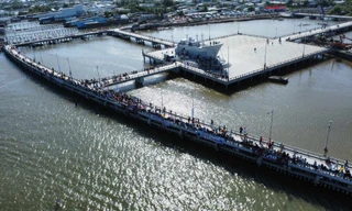 60 tay đua vỏ lãi tranh tài ở thị trấn biển lớn nhất miền Tây