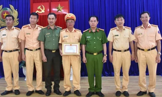 Hành động đẹp của 2 thiếu tá công an Bạc Liêu