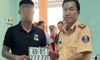 Cà Mau có thêm người bấm được biển số 'ngũ quý' 777.77