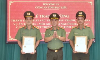 Bộ trưởng Bộ Công an thưởng nóng 2 đơn vị thuộc Công an tỉnh Bạc Liêu 