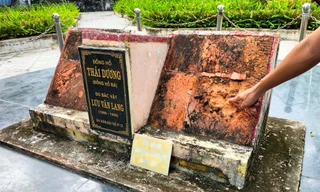 Đồng hồ đá hơn 100 tuổi 'có một không hai' ở Việt Nam kêu cứu