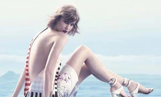 Siêu mẫu 9X khoe chân dài gợi cảm