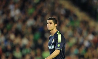 C.Ronaldo tịt ngòi, Real Madrid gục ngã