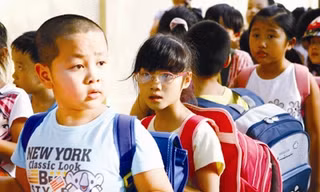 Ì ạch bước vào đời