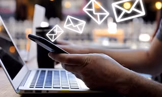 E-mail tặng voucher miễn phí