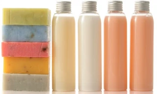 Xà phòng bánh hay sữa tắm