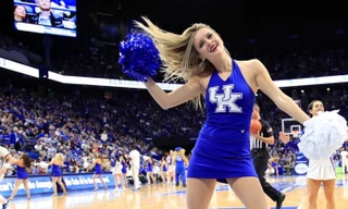 Scandal ở đội cổ vũ