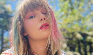 Taylor Swift khoe tóc mới