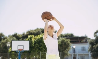 Chơi thể thao mùa nóng, nên mặc đồ lót loại nào?