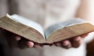 Dự báo của nhà tiên tri Nostradamus cho năm 2021: Bão Mặt Trời, động đất, và còn gì nữa?