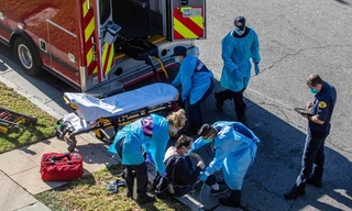 Mỗi phút có thêm 10 người nhiễm virus: Điều gì khiến Los Angeles trở thành “điểm nóng kinh hoàng” như vậy?