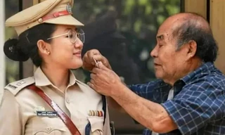 Cha già và con gái