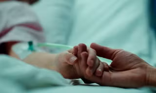Tình yêu mạnh hơn virus