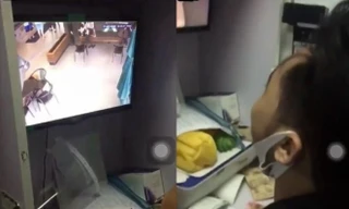 Nhân viên Starbucks