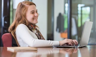 Biến thành "thợ mỏ" để học ngoại ngữ