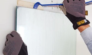 Thấy căn hộ lúc nào cũng lạnh, một người tìm hiểu và thấy điều kỳ lạ đằng sau chiếc gương