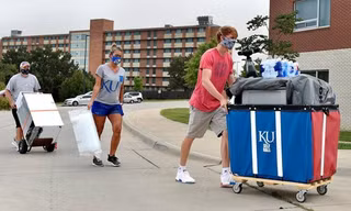 trường học mở cửa trở lại