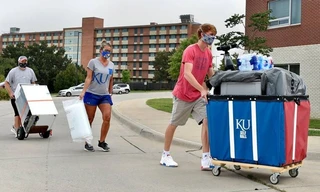 trường học mở cửa trở lại