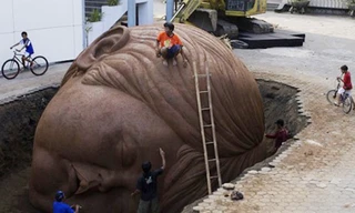 Tượng đầu người khổng lồ