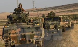 Binh sỹ Thổ Nhĩ Kỳ tại thị trấn vùng biên Karkamis thuộc tỉnh Gaziantep (Thổ Nhĩ Kỳ) - khu vực giáp ranh với Syria. (Nguồn: AFP/TTXVN)