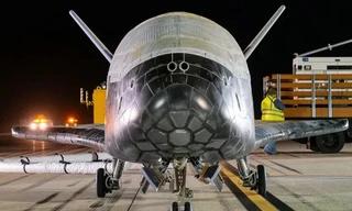 Tàu vũ trụ Mỹ trở về Trái Đất sau nhiệm vụ bí ẩn kéo dài 434 ngày