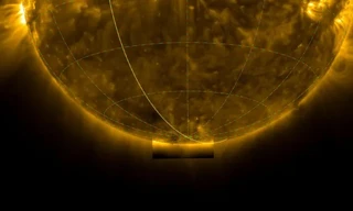 Lần đầu tiên chụp được cực nam của Mặt trời