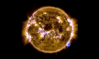 Phát hiện vụ nổ từ trường mạnh hướng tới bề mặt Mặt trời