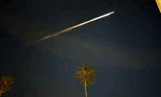 Dõi đường đi tàu vũ trụ Trung Quốc bốc cháy trên bầu trời