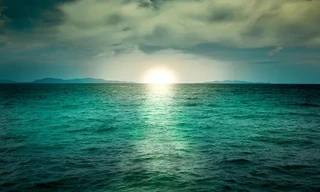 Nghiên cứu mới về đại dương: Nước từng có màu xanh lục, có thể chuyển sang tím?