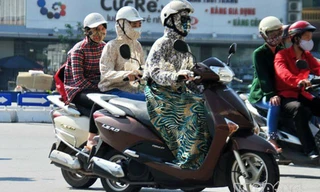 Dân Hà Nội chi tiền triệu sắm đồ ‘ninja đường phố’ chống nắng