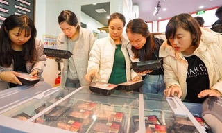 Thịt lợn tại cửa hàng thực phẩm sạch và siêu thị tăng giá nhưng vẫn thấp hơn chợ truyền thống