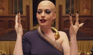 Anne Hathaway viết tâm thư xin lỗi vì tạo hình phù thủy trong phim “The Witches“