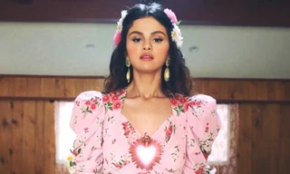 Selena Gomez đang hào hứng livestream, phải tắt vội vì netizen “kém duyên” réo tên Justin Bieber